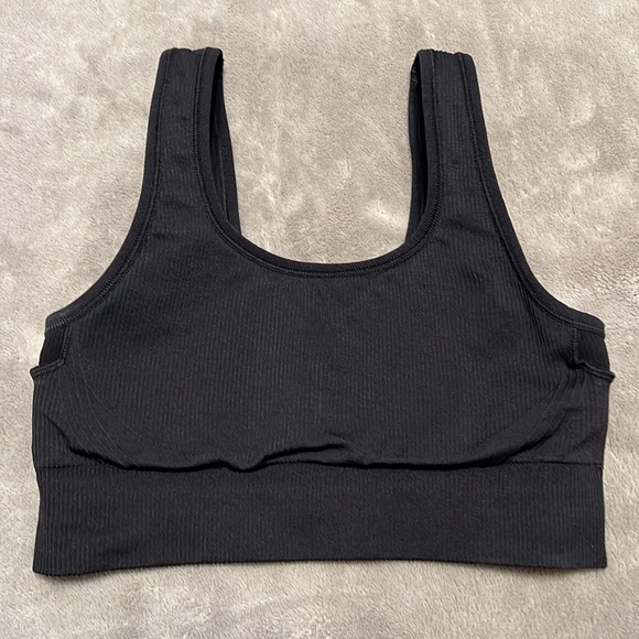 All in Motion Ribbed Seamless Sports Bra with Stripes - Picture 3 of 6